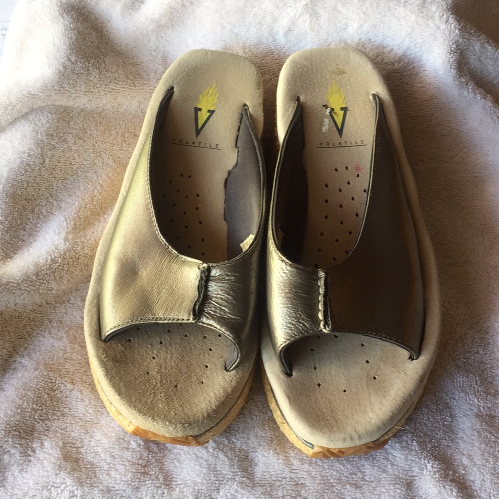 Volatile slides